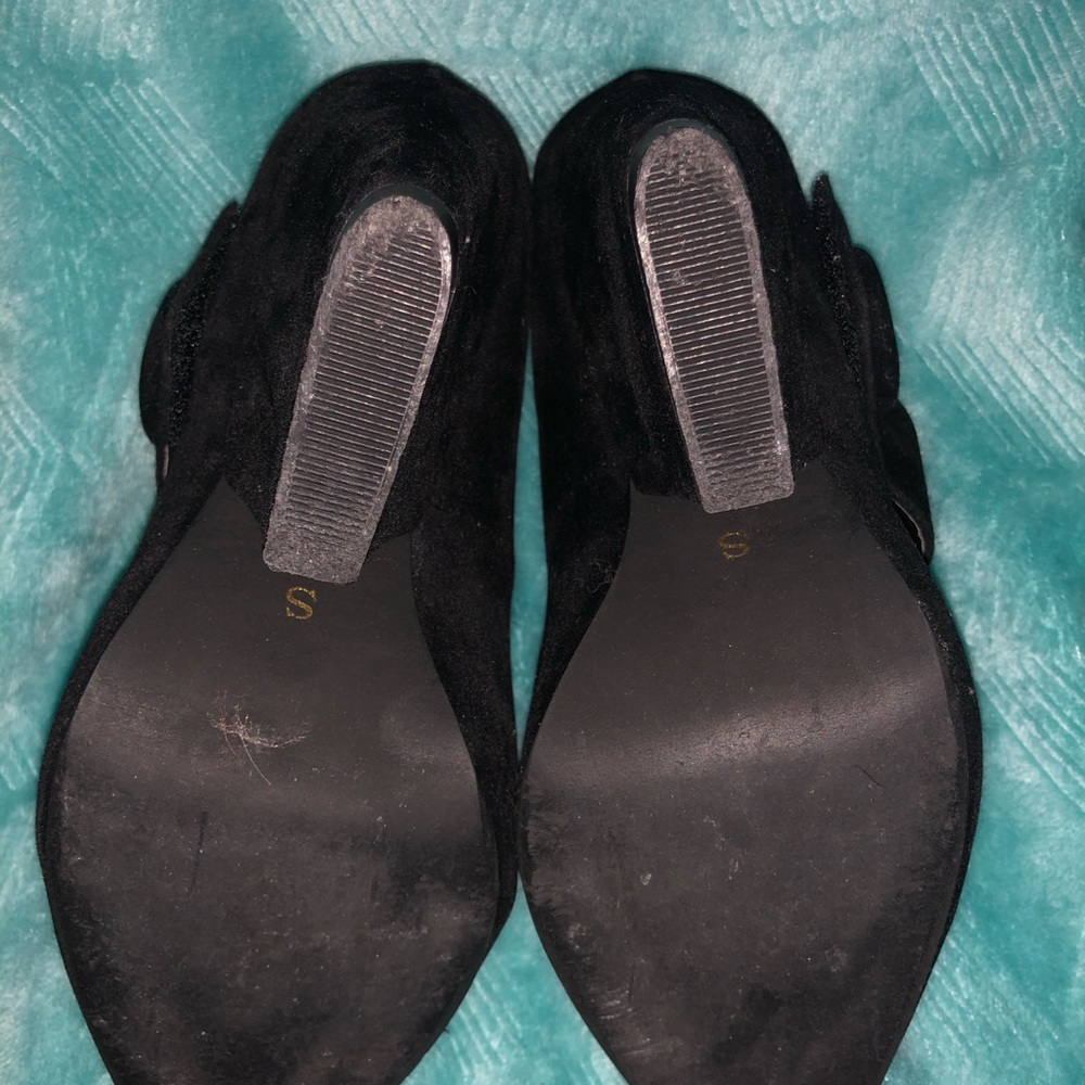 Platform suede heels